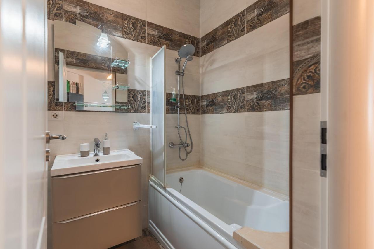 Appartement Apartament Unique Relax à Năvodari Extérieur photo